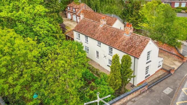 4 bed property, in Catfoot Lane, £895,000