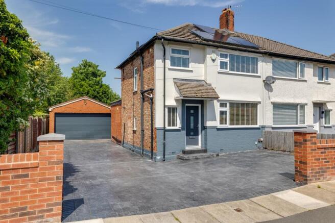 3 bed property, in Hartdale Road, £280,000