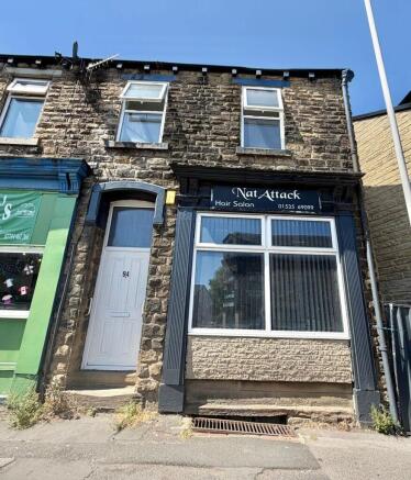 3 bed property, in South Street, £100,000