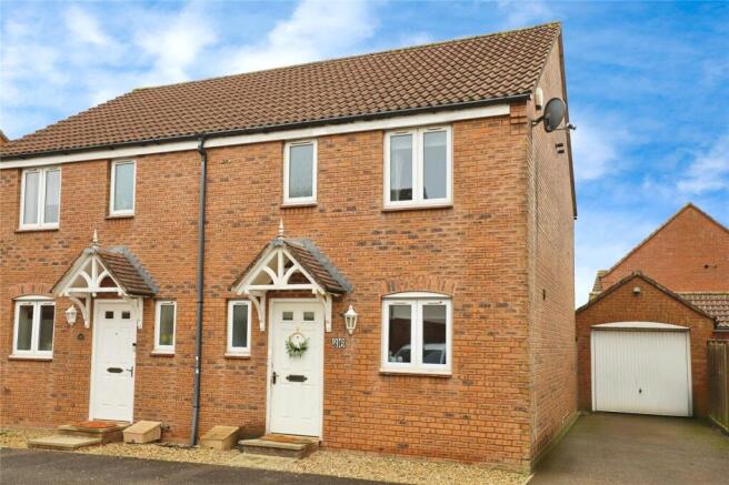 3 bed property, in King Alfred Crescent, £250,000