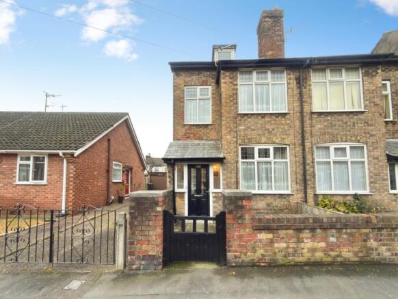 4 bed property, in St. Lukes Road, £250,000
