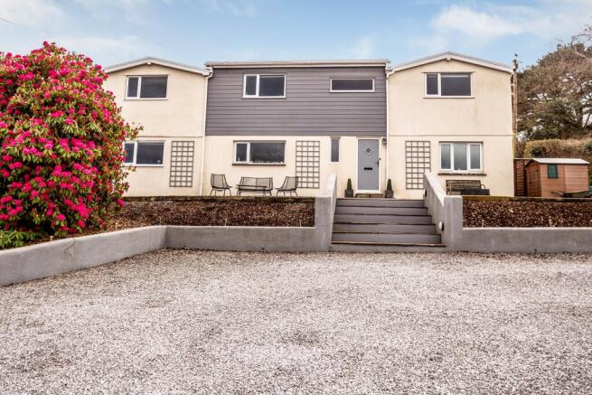5 bed property, in Yonder St, £670,000