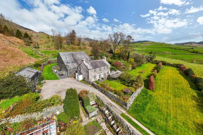 4 bed property, in Ball Hall, £1,000,000