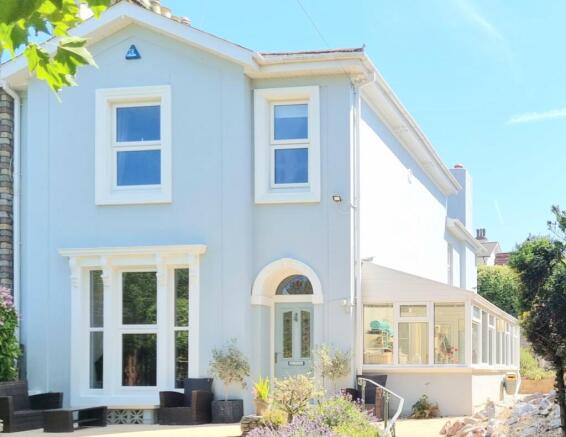 4 bed property, in Cleveland Road, £455,000