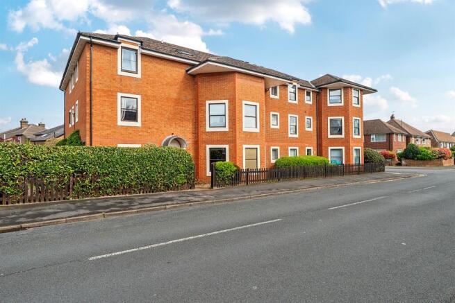 1 bed property, in Norfolk Road, £135,000