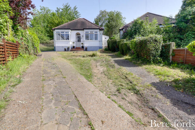 2 bed property, in Elm Way, £539,950