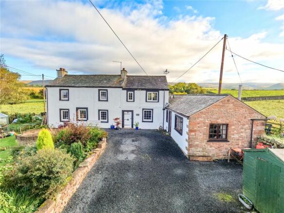 6 bed property, in The Smithy, £450,000