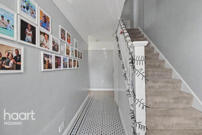 4 bed property, in Mount Road, £500,000