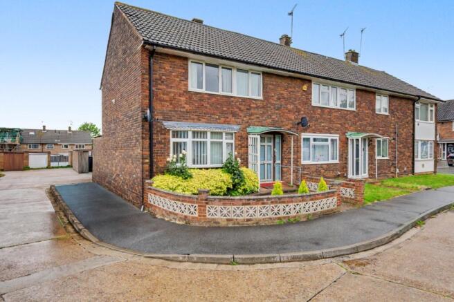 3 bed property, in Ardleigh, £325,000