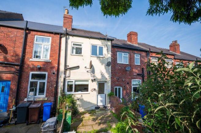 2 bed property, in Cartmell Road, £150,000