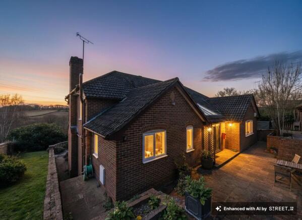 4 bed property, in Sandrock Hill, £725,000