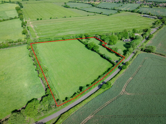Land, in Land South Of Gawcott, £150,000