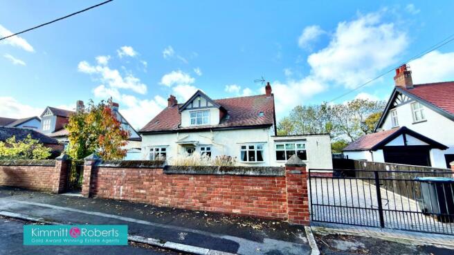 3 bed property, in Springfield Crescent, £420,000