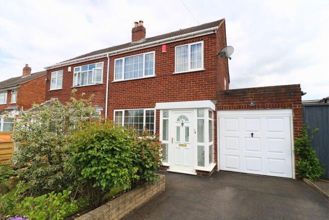 3 bed property, in Edinburgh Drive, £260,000