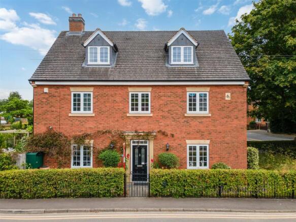 5 bed property, in Lugtrout Lane, £750,000