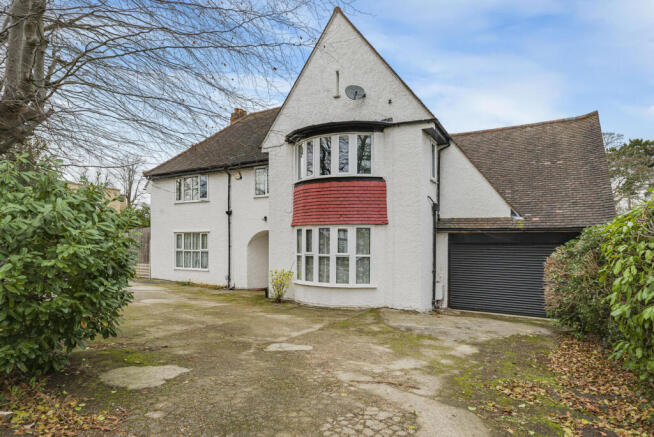 6 bed property, in Park Avenue, £1,400,000
