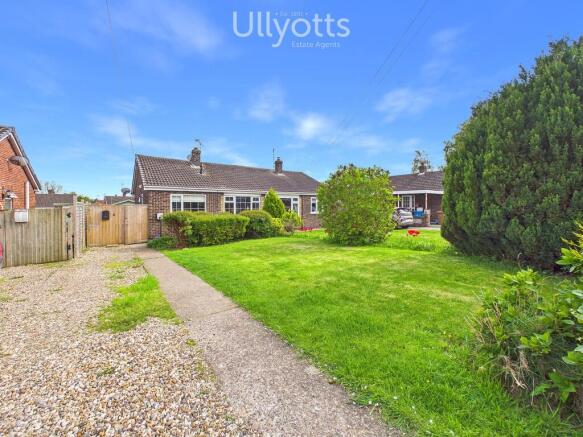 2 bed property, in Cherry Drive, £195,000