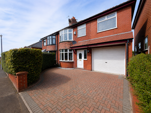 4 bed property, in 114 Birch Avenue, £415,000