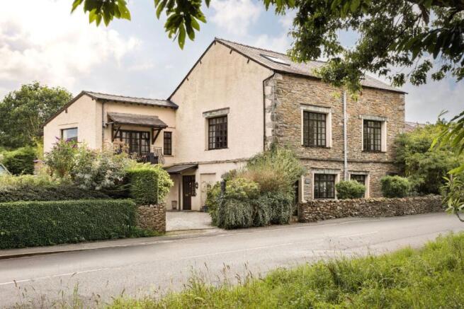 5 bed property, in Staveley House, £875,000