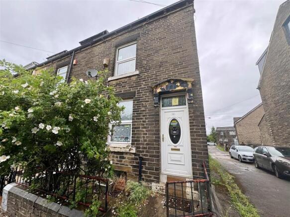 2 bed property, in Sunny Bank Road, £125,000