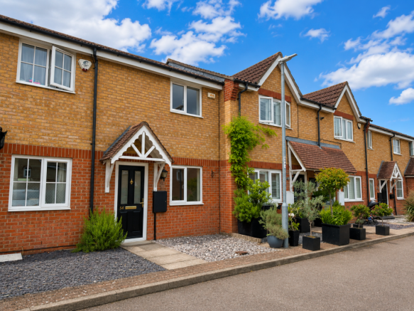 2 bed property, in Davenport, £325,000
