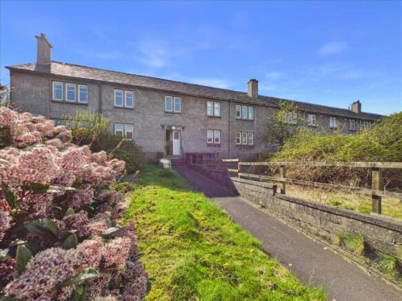 2 bed property, in Church Terrace, £60,000