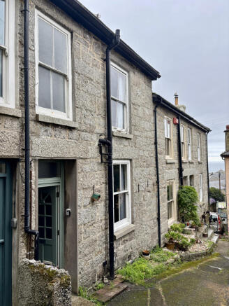 3 bed property, in Millpool Terrace, £300,000