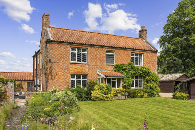 5 bed property, in Belleau, £649,999