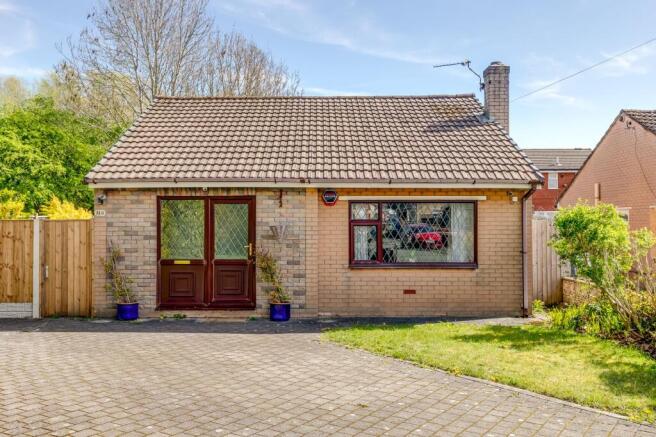 2 bed property, in Oak Avenue, £220,000