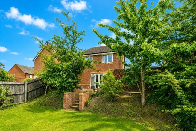 4 bed property, in Ken Bellringer Way, £469,000