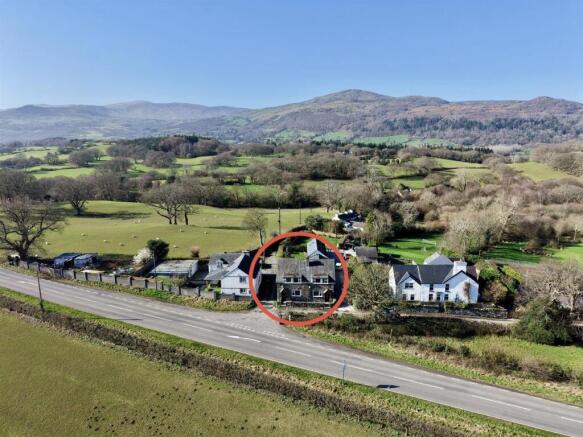 3 bed property, in Hen Efail, £249,950