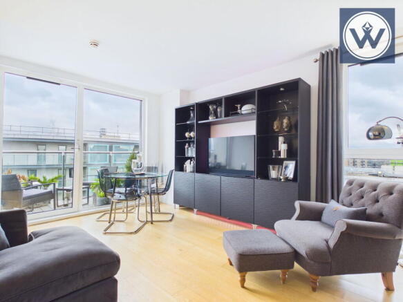 2 bed property, in Navigation Building, £295,000