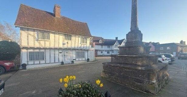1 bed property, in Toll Cottage, £300,000