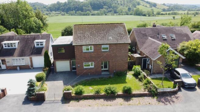 4 bed property, in Abergwili Road, £500,000
