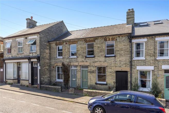 3 bed property, in Godesdone Road, £525,000