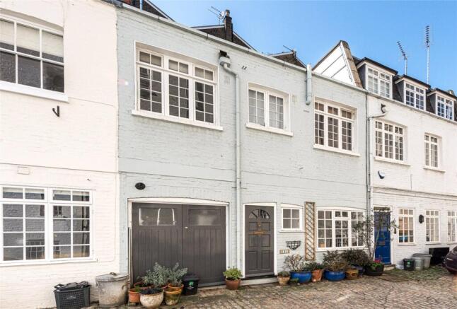 3 bed property, in St. Georges Square Mews, £1,150,000