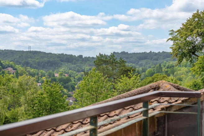 5 bed property, in St. Mary's Mount, £900,000