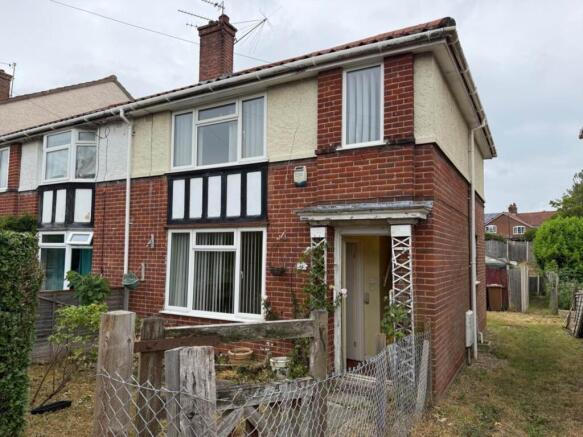 3 bed property, in Rye Close, £150,000