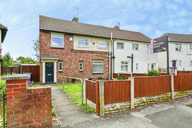 3 bed property, in Gourley Road, £200,000