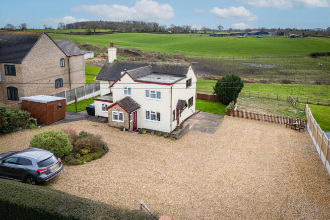 3 bed property, in Stafford Road, £370,000