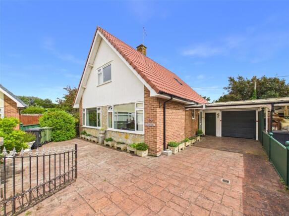 3 bed property, in Manor Gardens, £495,000