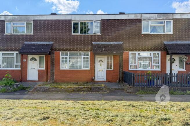 2 bed property, in Chaucer Road, £250,000