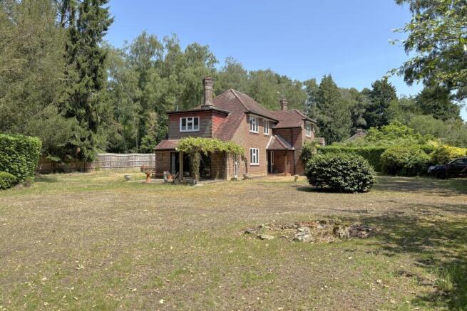 3 bed property, in Woodlea Way, £1,150,000