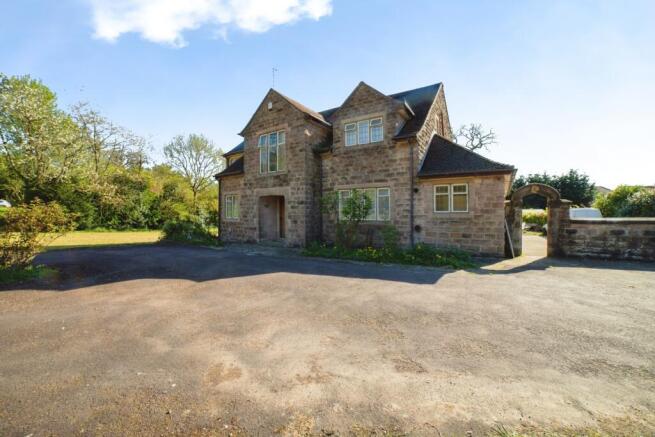 5 bed property, in Wingfield Road, £650,000