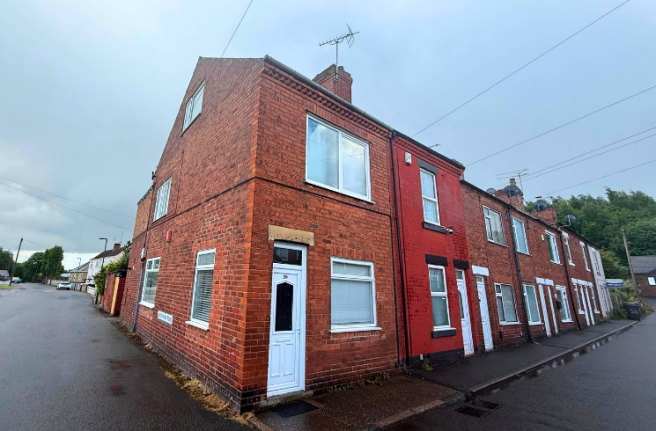 2 bed property, in Sookholme Road, £85,000