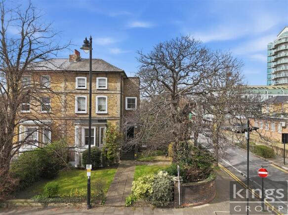 1 bed property, in London Road, £279,950