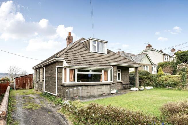 3 bed property, in Exeter Road, £200,000