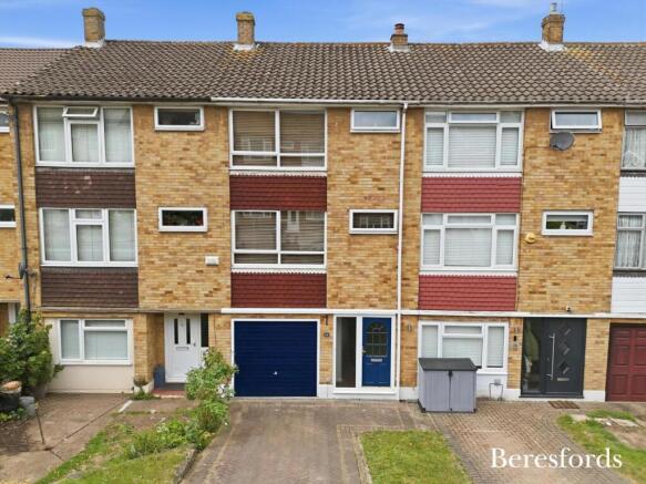 4 bed property, in The Vale, £450,000