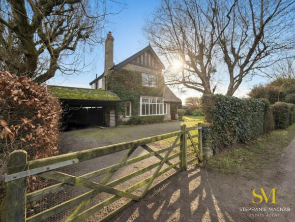 4 bed property, in Sandy Lane, £475,000