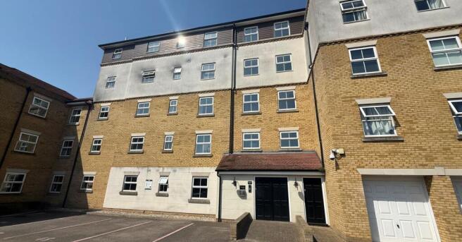 2 bed property, in Flat 19 Audley Court, £250,000